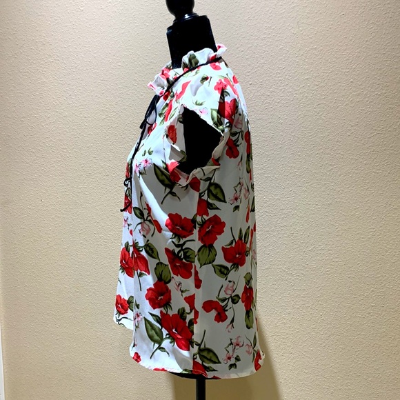 🌹 🌹 🌹 Red flowers blouse 🌹 🌹 🌹 - Picture 2 of 5